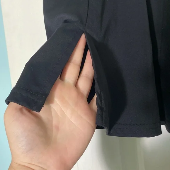 Black tennis skirt with slit activewear workout clothes, golf skirt - Picture 2 of 9